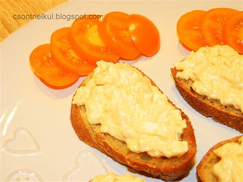 Retro tojássaláta  Csak tojás, majonéz, mustár (a klasszikus francia sárga mustár), só, bors